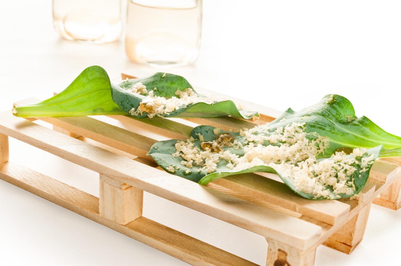 Eurostars Grand Marina Hotel Gl Barcelona Bagian luar foto A dish of gorgonzola